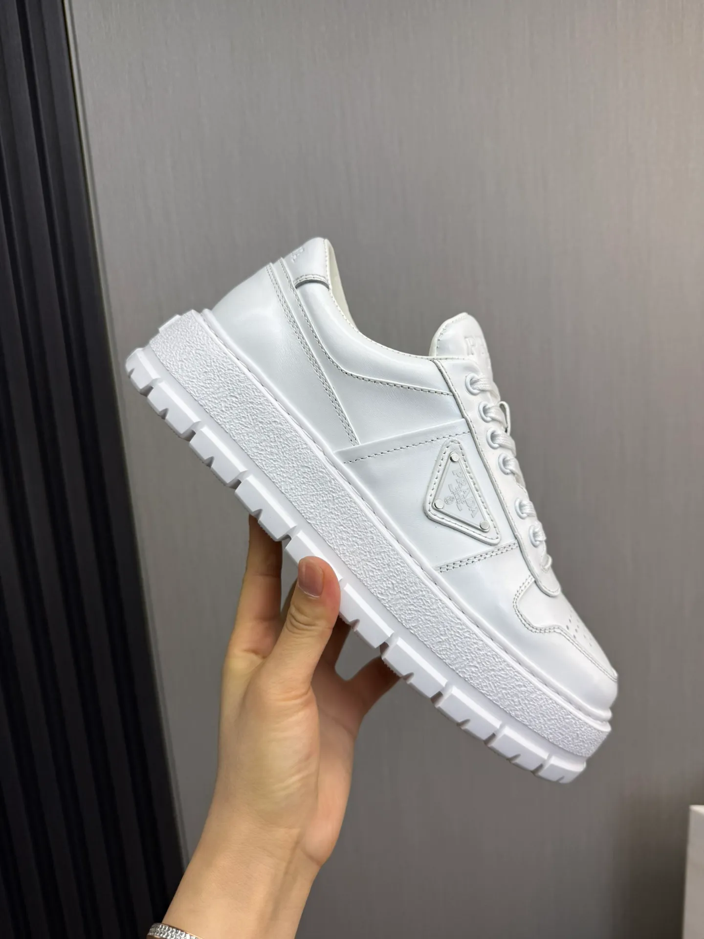 Men's shoes 💰620💰 [PRADA] Autumn and winter hot men's shoes are shipped 👏Official website synchronized ⬆️Original fly-woven cowhide fabric + cowhide lining, 1⃣️:1⃣️reproduction, original sole, 38-45 (45. Customized, non-refundable)